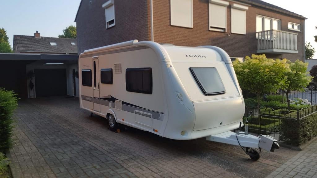 Te koop Car.Hobby 495 ul exelent bouw jaar 2013 ., Caravans en Kamperen, Rondzit, Hobby, Mover, Particulier