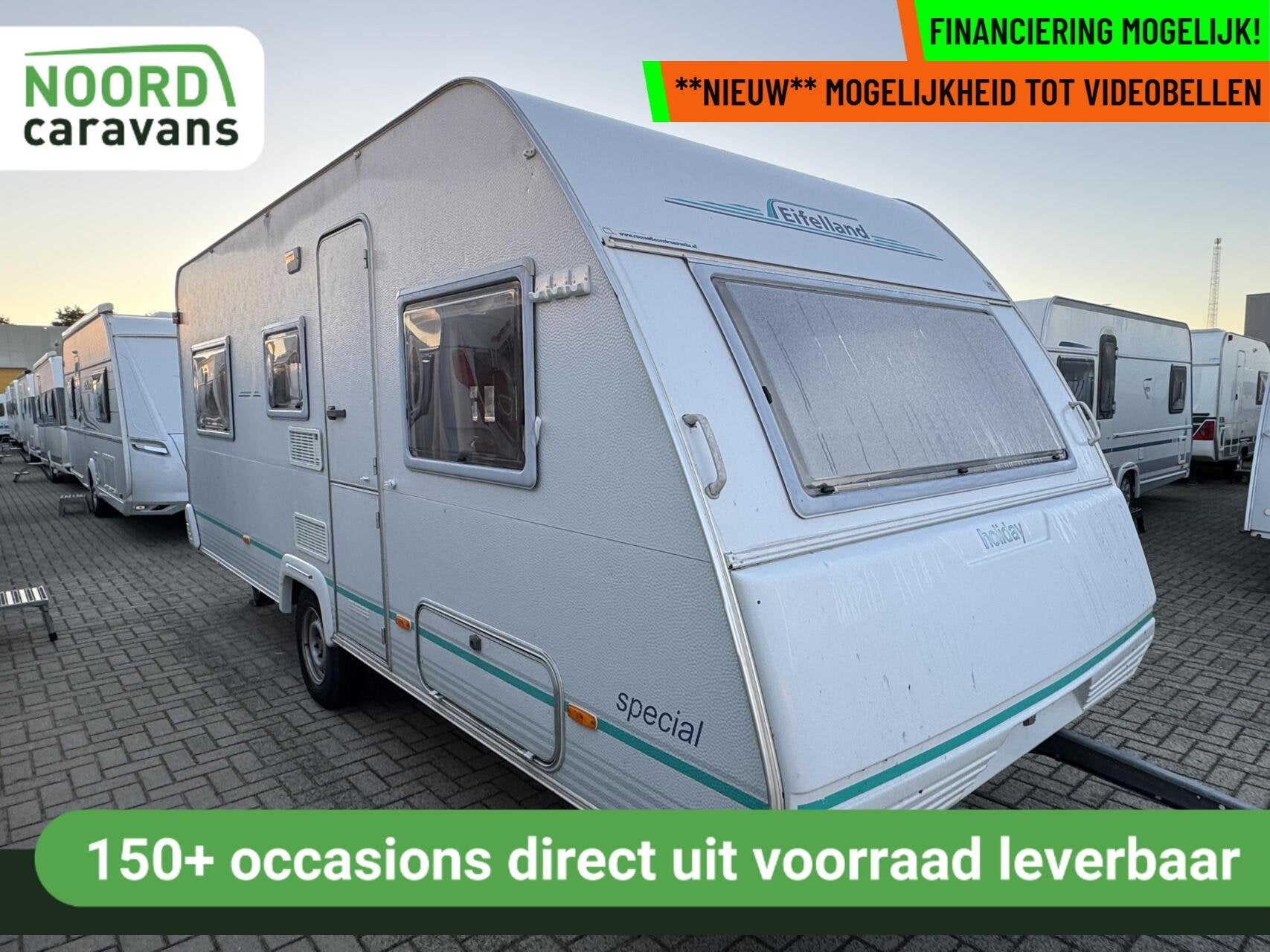 Eifelland E500 HOLIDAY SPACIAL, STAPELBED, TREINZIT, DINETTE, Caravans en Kamperen, Serviceluik, 7 tot 8 meter, Bedrijf, Treinzit