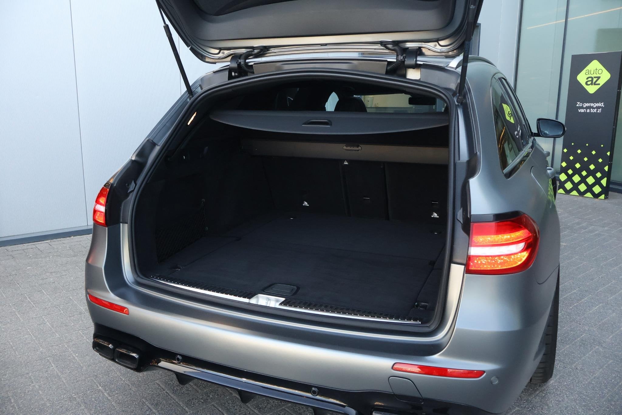 Foto 9 van Tesla Model Y Long Range AWD 75 kWh / Trekhaak / Pano / Adap