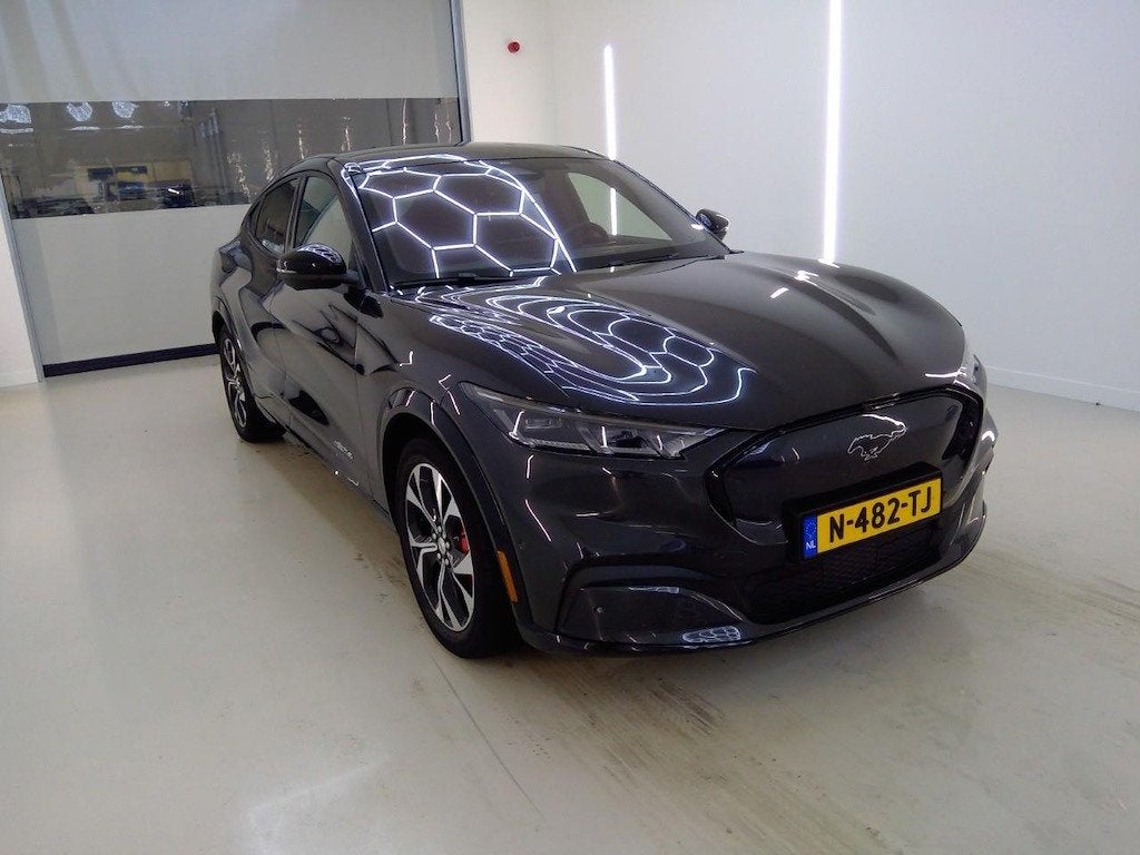 Ford Mustang Mach-E AWD 75 kWh | SOH 94% | Panoramadak | Mem, Gebruikt, 750 kg, Origineel Nederlands, 1249 min