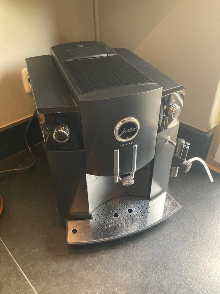 Jura Impressa C5 volautomaat koffiemachine, Witgoed en Apparatuur, Koffiezetapparaten, Ophalen, Afneembaar waterreservoir, Gebruikt