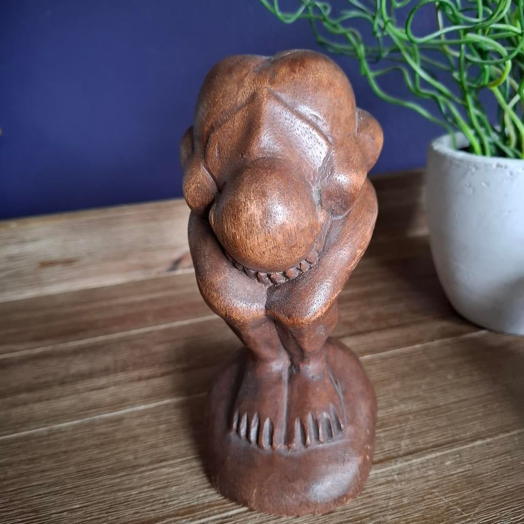 Handgesneden houten Orang Malu sculptuur - Yogi-man, Ophalen of Verzenden