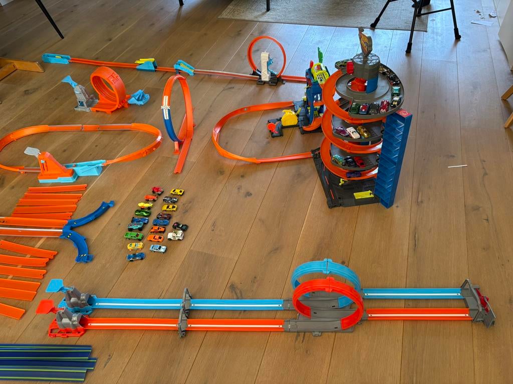Hot wheels mega garage, wasstraat en meer, Kinderen en Baby's, Speelgoed | Racebanen, Ophalen of Verzenden, Zo goed als nieuw