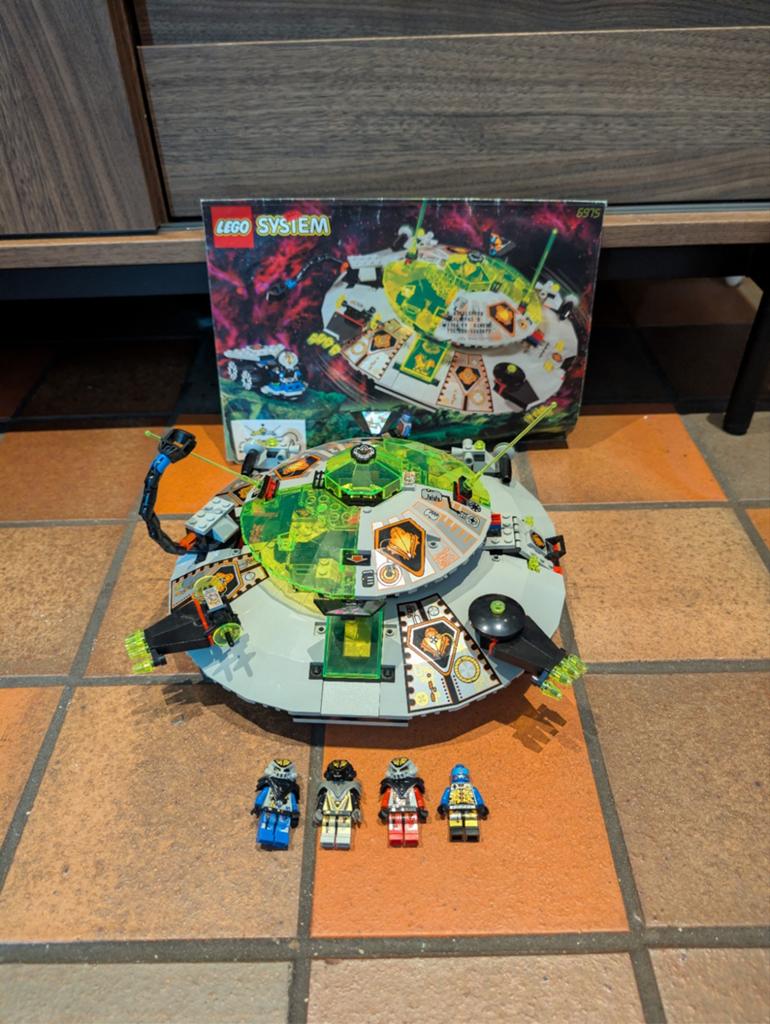 Lego set 6975: Alien Mothership met minifigs en handleiding, Lego, Compleet, Ophalen of Verzenden, Zo goed als nieuw