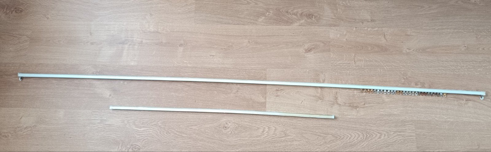 Gratis tweede gordijn rail - 2 stuks, Ophalen, Met haken, Gebruikt, Metaal