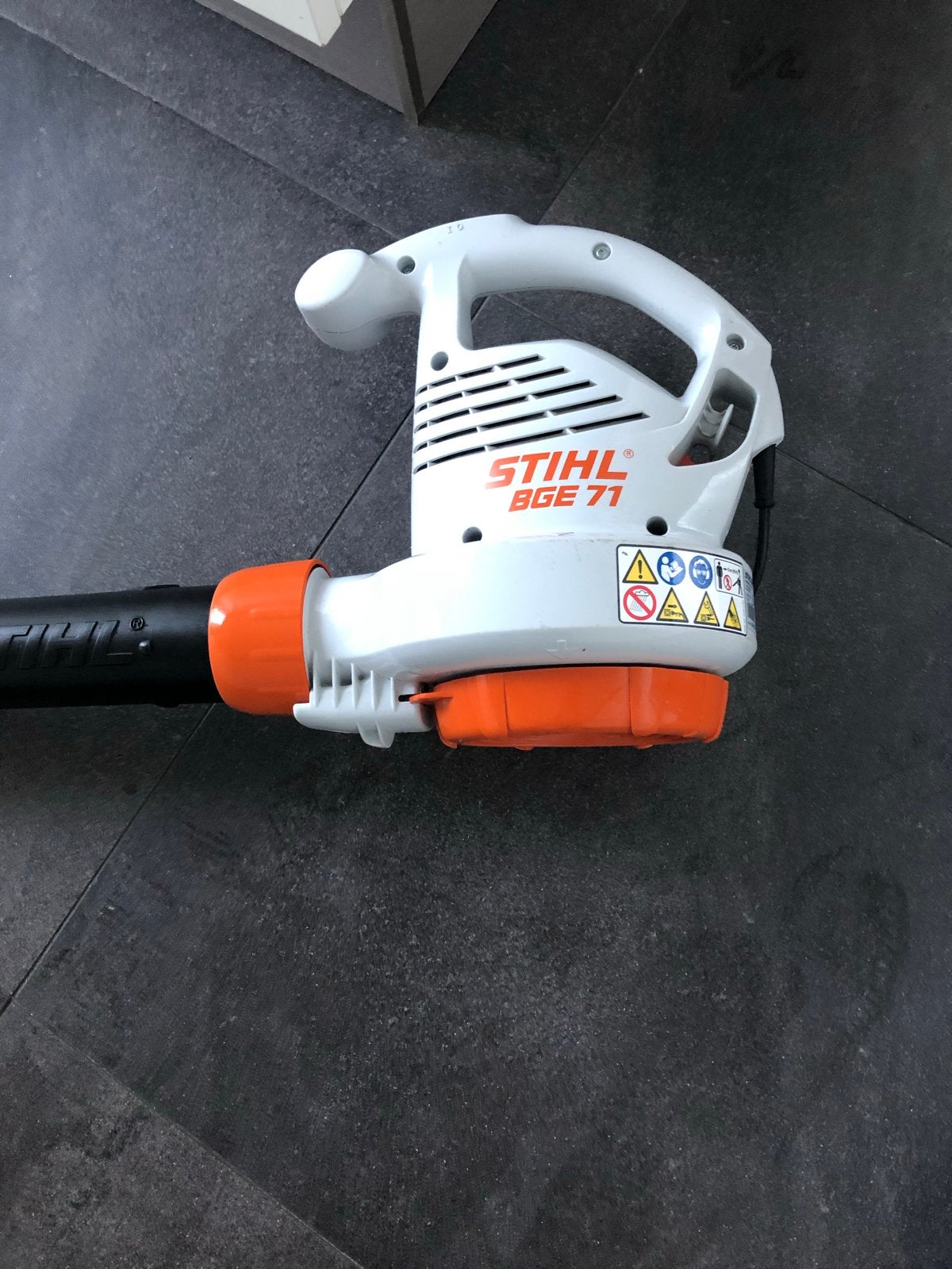 Stihl BGE 71 elektrische bladblazer, Ophalen, Gebruikt, Elektrisch, Handgedragen