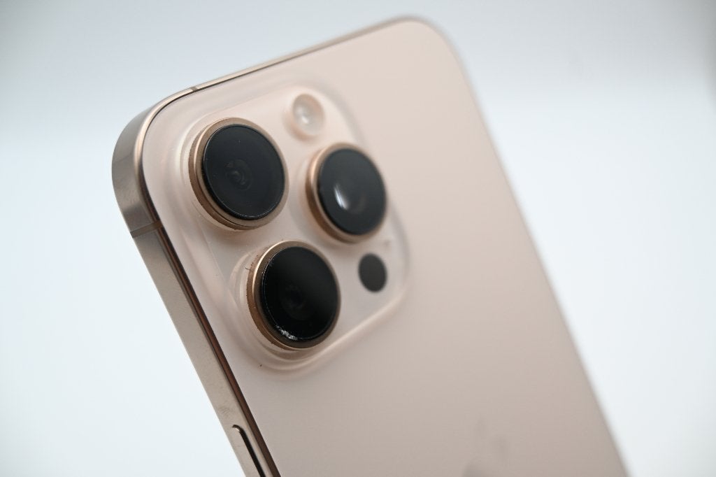 iPhone 16 Pro Max 256GB Rose/Goud  B-Grade Batterij 93%