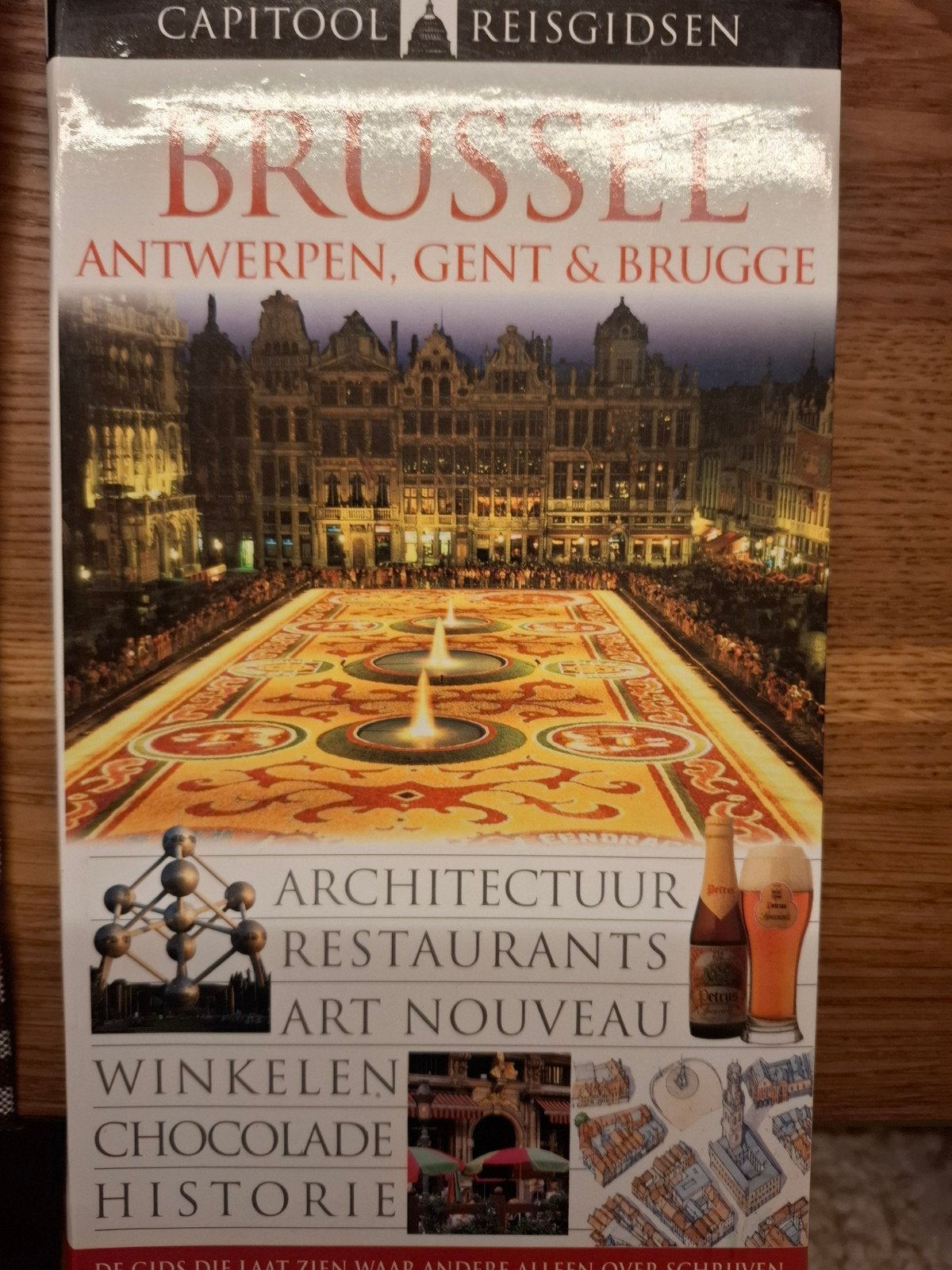 Capitool Reisgids Brussel, Antwerpen, Gent & Brugge, Gelezen, Capitool, Ophalen of Verzenden, Reisgids of -boek