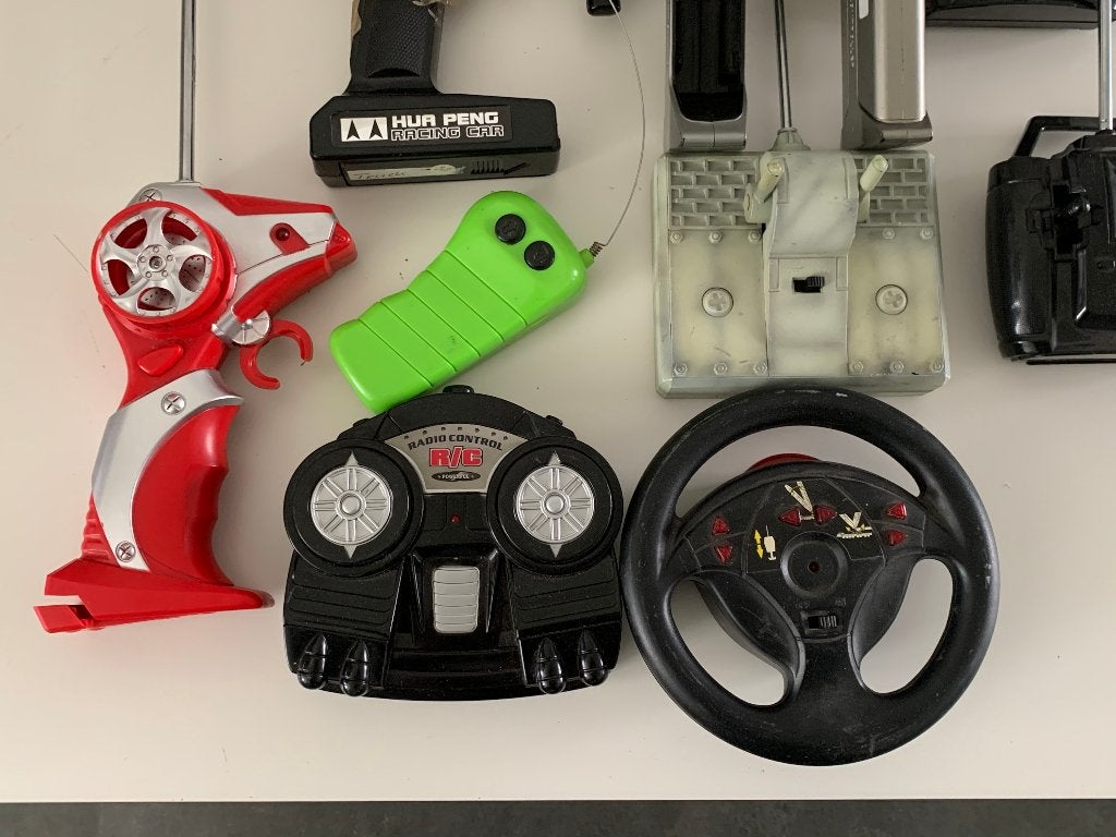 Lotje diverse zenders voor rc auto’s / tanks, Hobby en Vrije tijd, Ophalen of Verzenden, Gebruikt, Overige schalen, Onderdeel