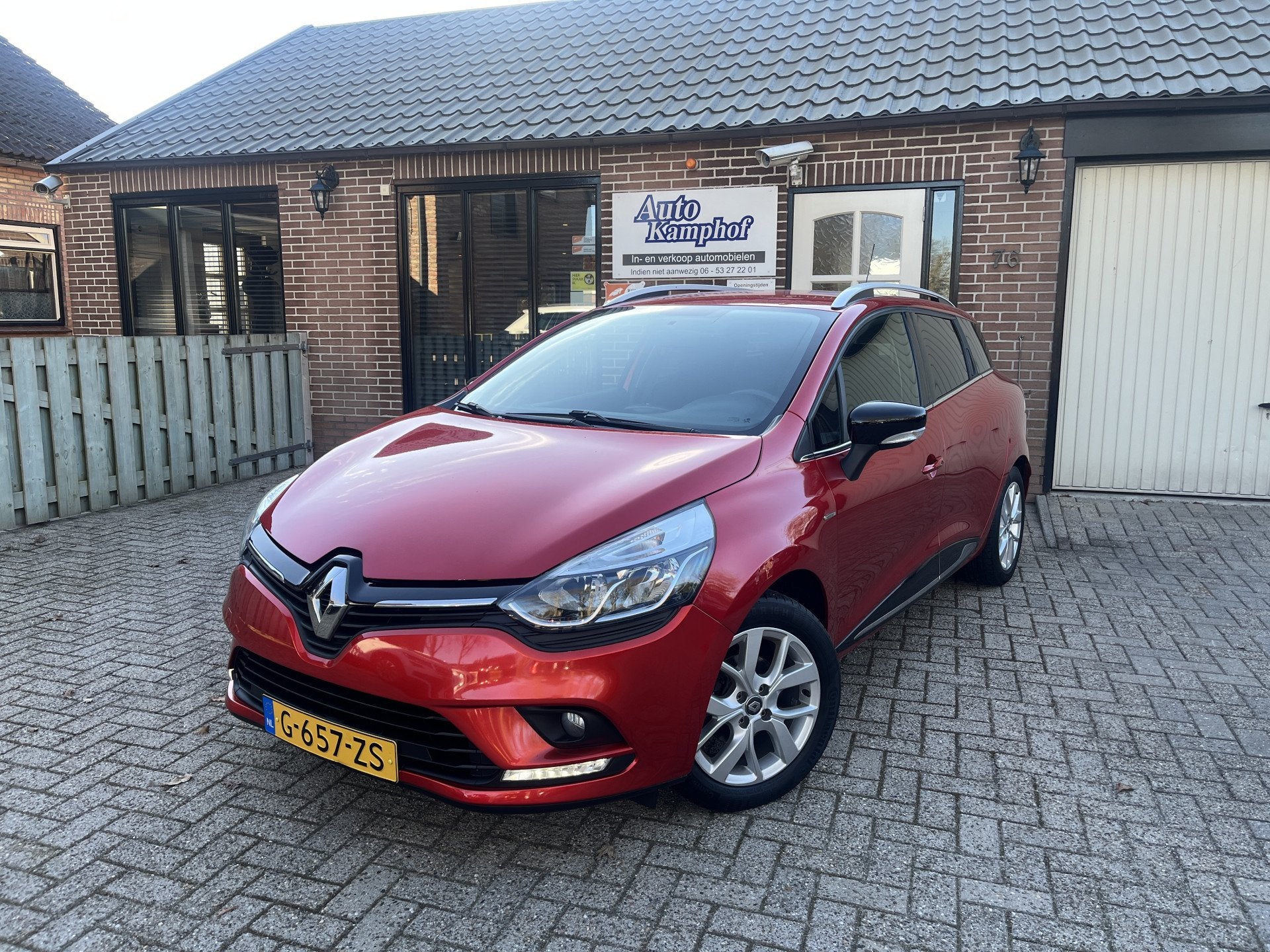 Renault Clio Estate 0.9 TCe Limited Trekhaak (bj 2020), Voorwielaandrijving, 898 cc, Stof, Gebruikt