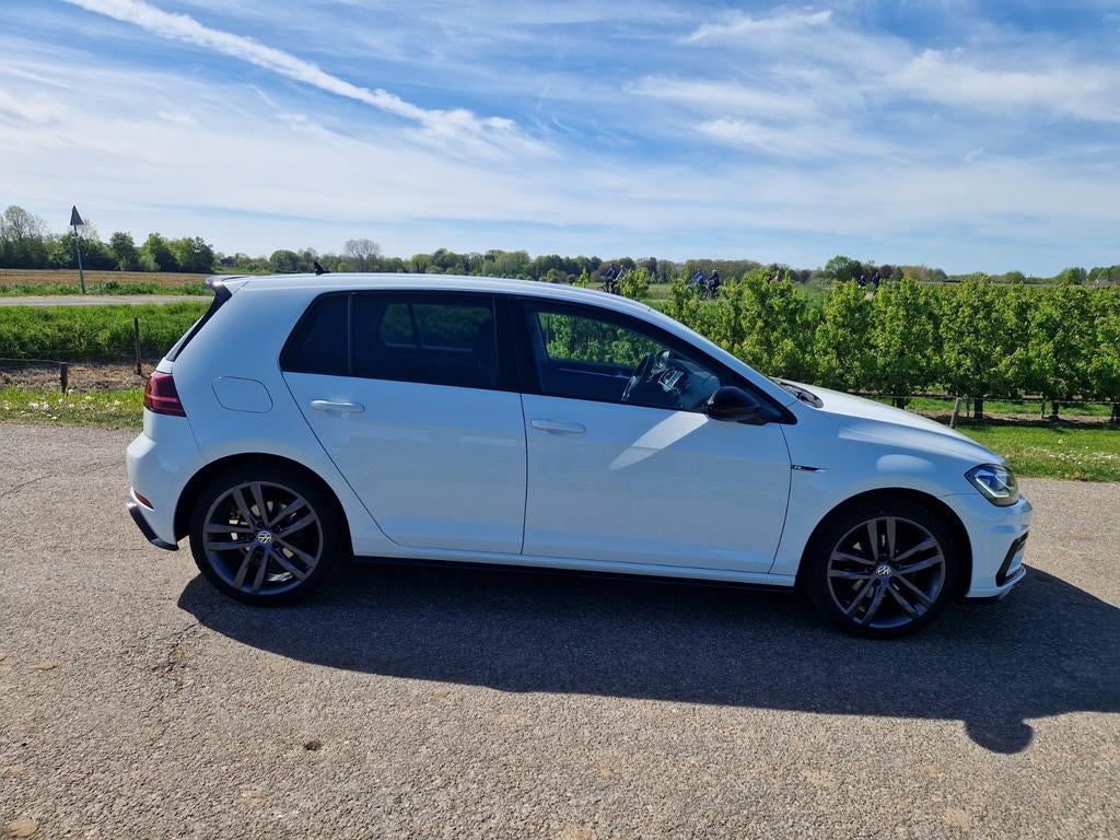 Volkswagen Golf 1.5 TSI 150pk 7-DSG 5D 2018 Wit, 1498 cc, Euro 6, 4 cilinders, Alcantara