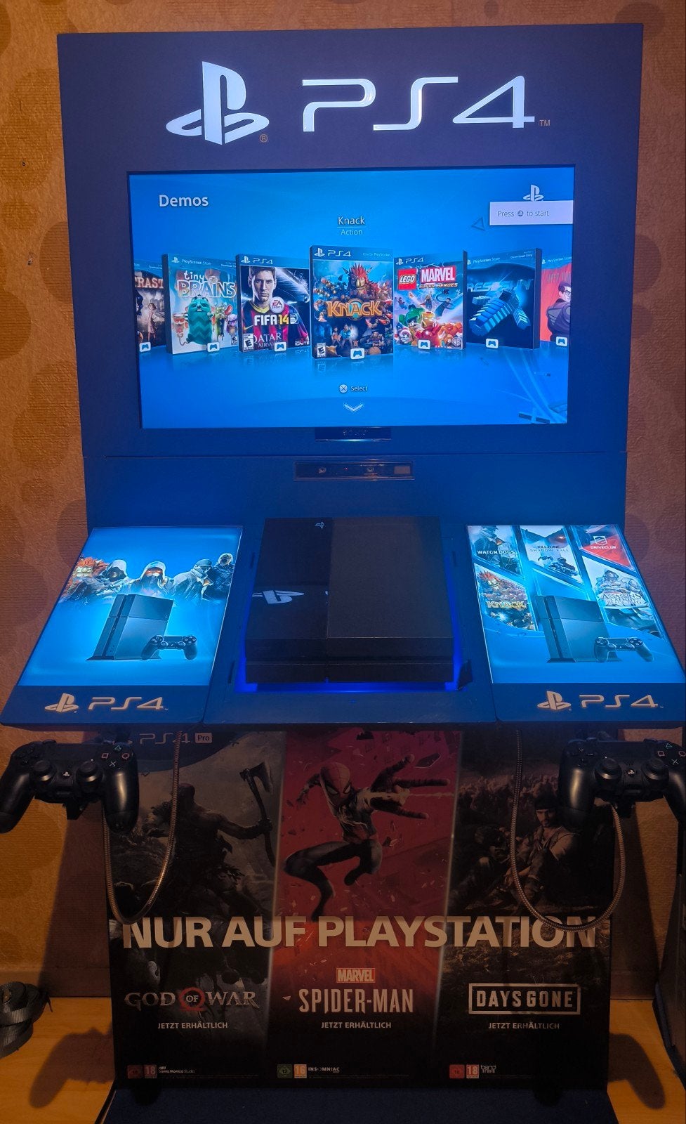 PS4 demopod kiosk, Ophalen, Met 2 controllers, Original, 500 GB