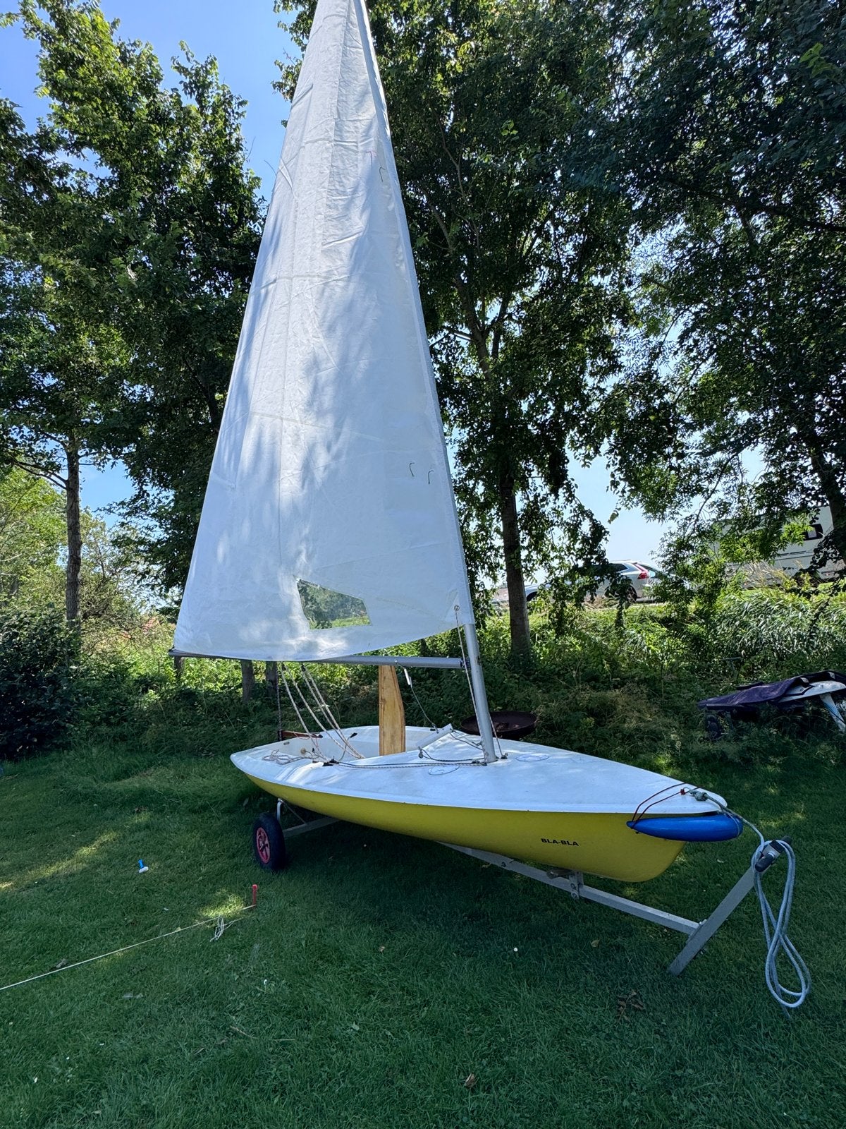 Laser  France X.4 ( Franse Laser) met strand trailer, Watersport en Boten, Open zeilboten, Ophalen, Laser, Gebruikt, Polyester