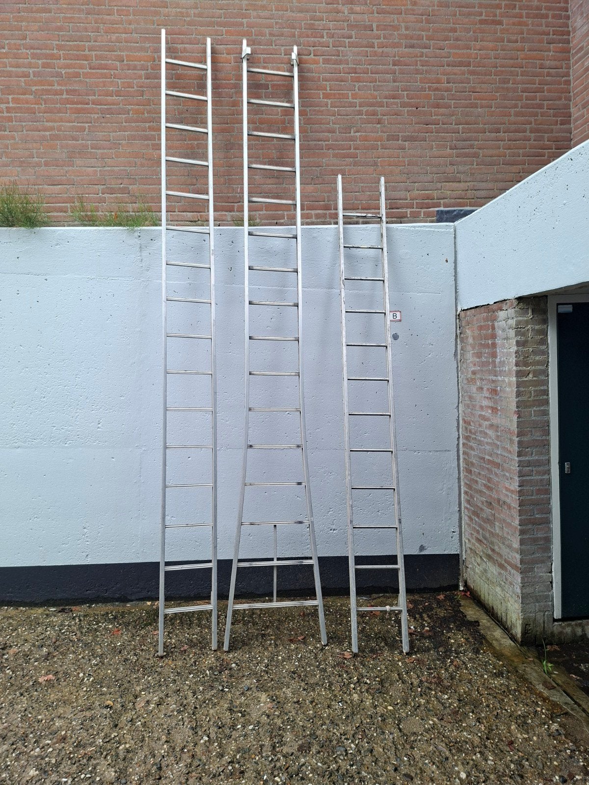 Ladders..2x 420 1x 330, Doe-het-zelf en Verbouw, Steigers, Ophalen, Gebruikt, Gevelsteiger, 5 meter of hoger