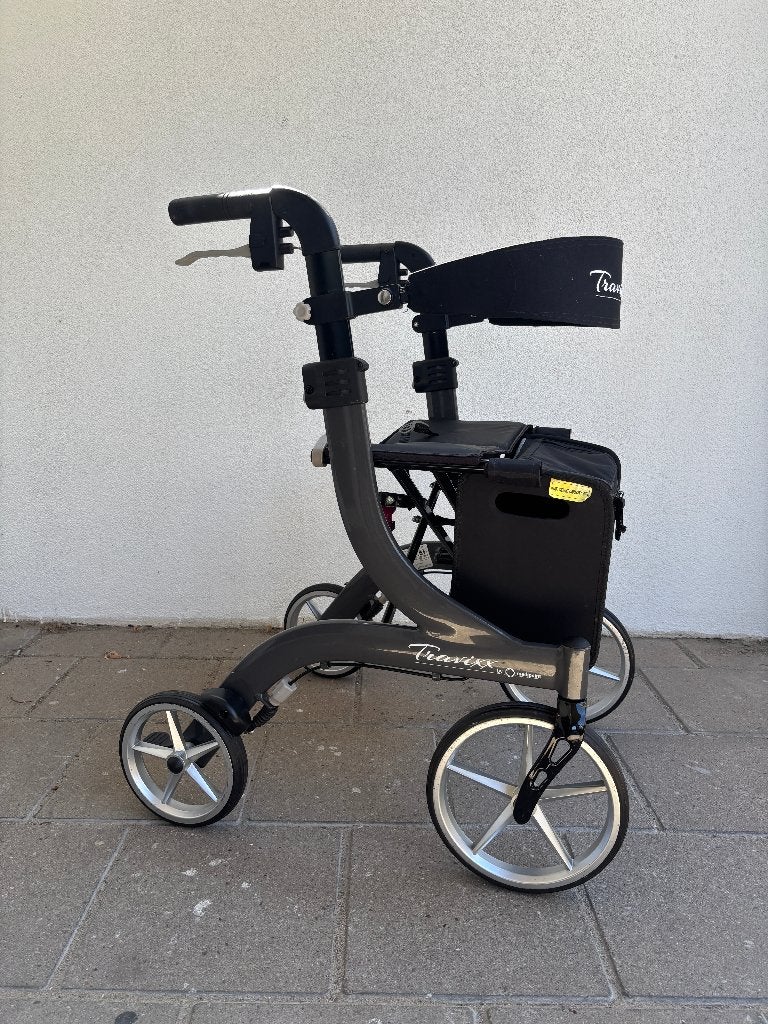 Nr 32... Travixx Deluxe S grijs met tas en rugleuning, Diversen, Rollators, Zo goed als nieuw, Lichtgewicht, Opvouwbaar, Ophalen