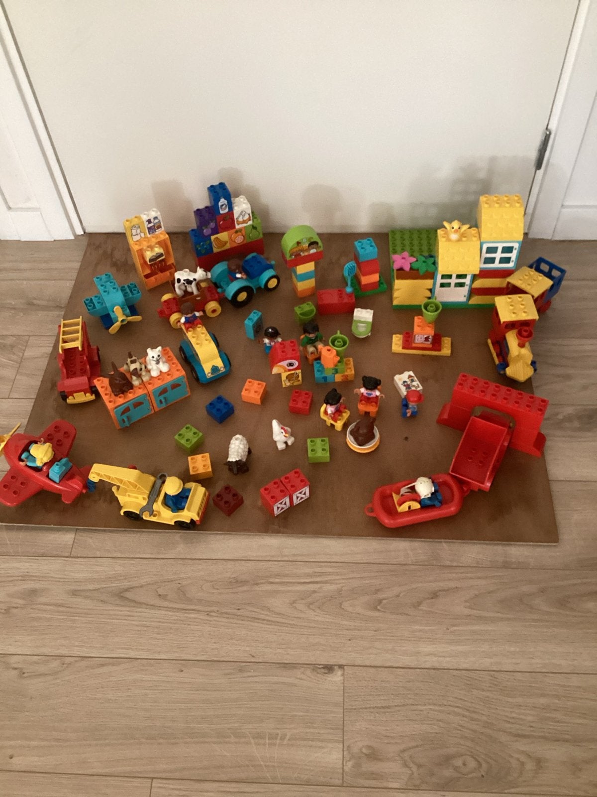 Grote set LEGO Duplo met diverse thema's en figuren, Ophalen, Gebruikt, Overige merken
