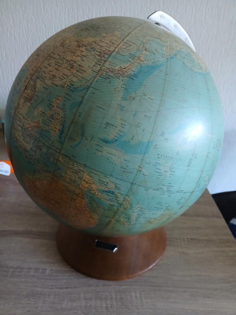 Globe jaren '50, Ophalen
