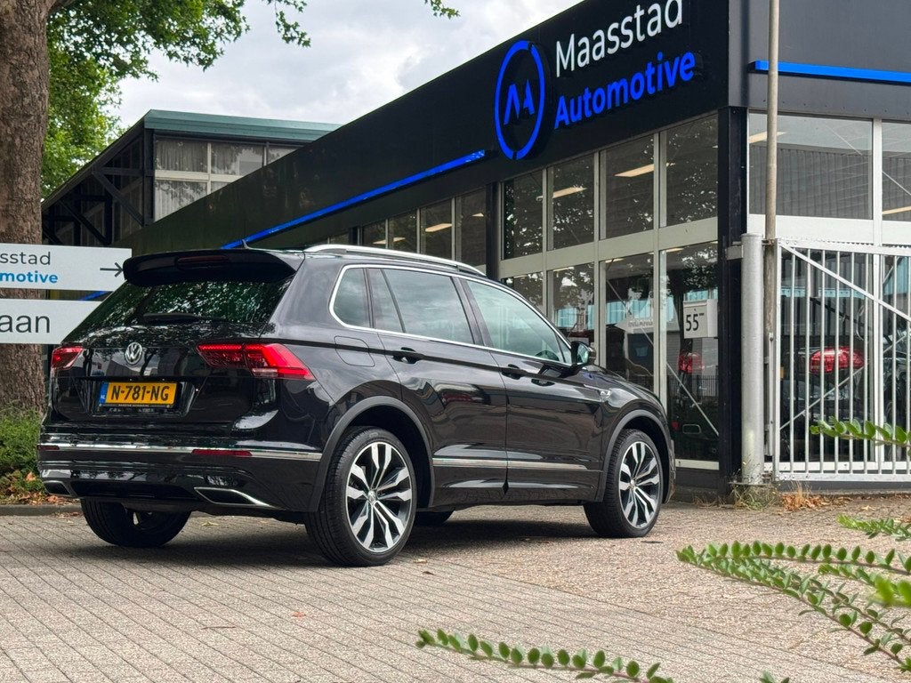 Volkswagen Tiguan 2.0 TDI 4Motion Highline Business R Line 3, Auto's, Volkswagen, Automaat, Automatische klimaatregeling, Gebruikt