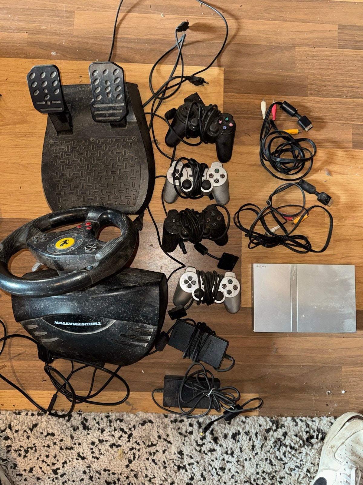Sony PlayStation 2 met 4 controllers en racestuur, Ophalen, Gebruikt, Slim, Met 3 controllers of meer