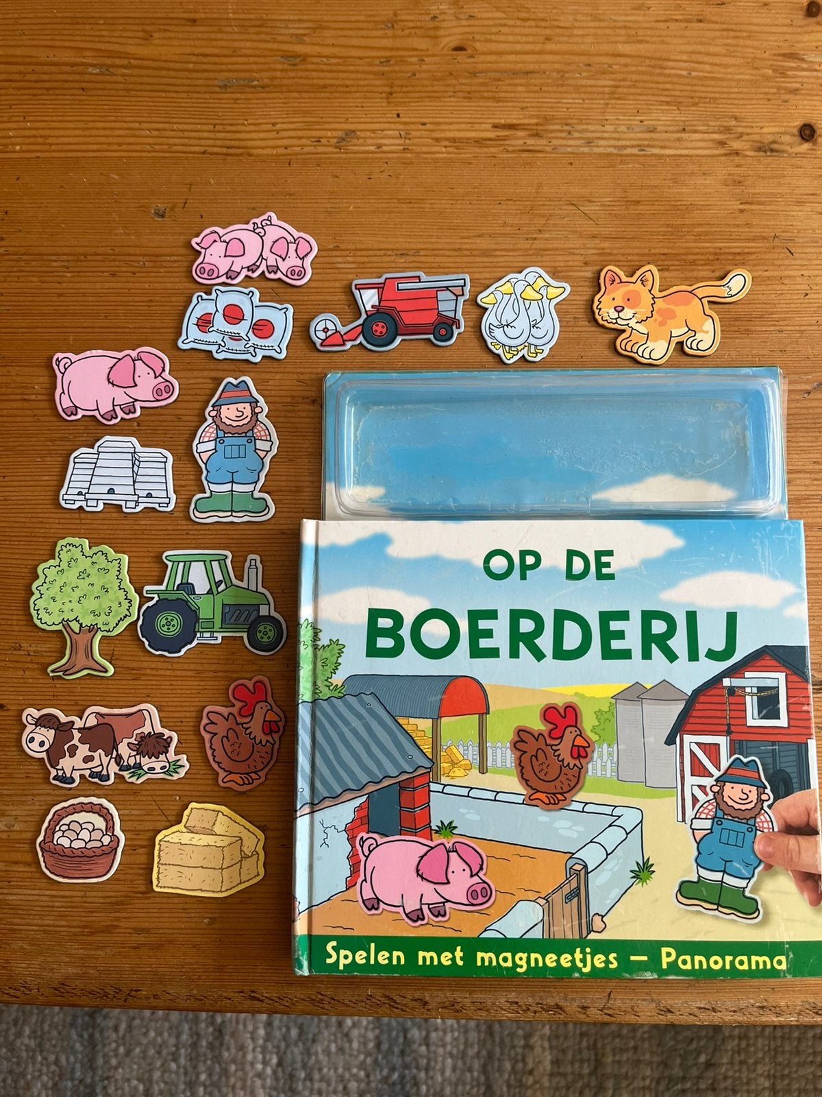 Op de boerderij, magneetjes figuren, Ophalen of Verzenden, Gelezen, Fictie algemeen