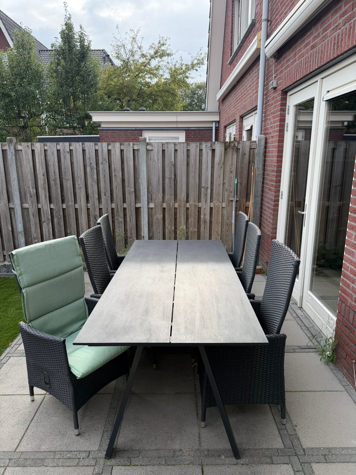 Tuinset zwart | Tafel 220x100 + 6 stoelen groene kussens, Ophalen, Kunststof, Gebruikt, Eettafel