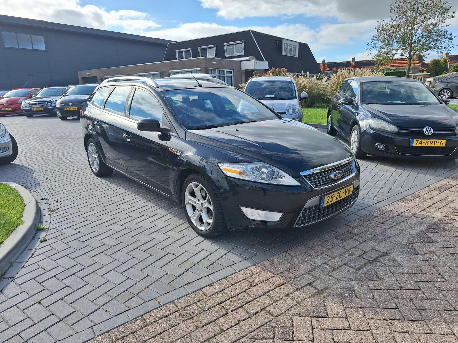 Ford Mondeo Wagon 2.0-16V Titanium / Comfortabel / APK maart, Auto's, Gebruikt, Mondeo, Leder en Stof, Zwart