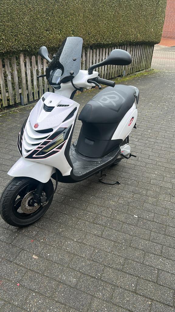 Piaggio Zip 2 2-takt - Zo goed als nieuw, veel extra's, Fietsen en Brommers, Brommeronderdelen | Scooters, Zo goed als nieuw, Piaggio