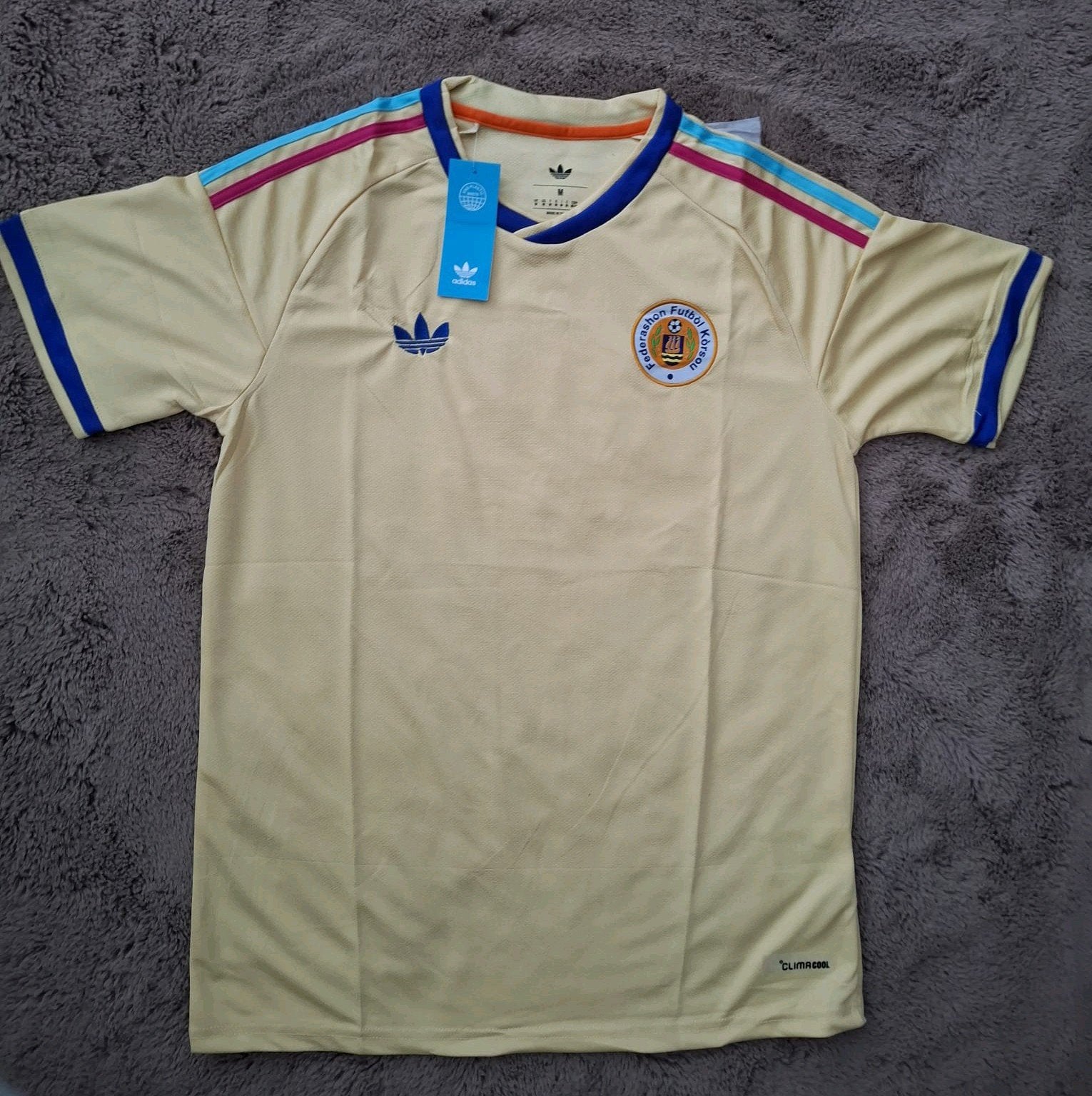 Curaçao WK-2026 uitshirt, maat M, Verzamelen, Sportartikelen en Voetbal, Ophalen of Verzenden, Zo goed als nieuw, Buitenlandse clubs