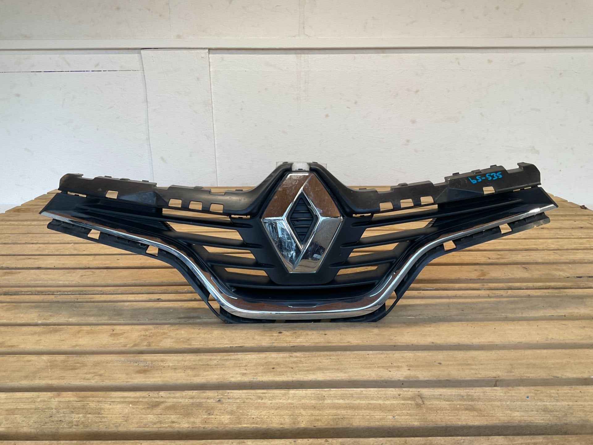 Bumper Grill Renault Captur 2013 2017 623102335R b5-535