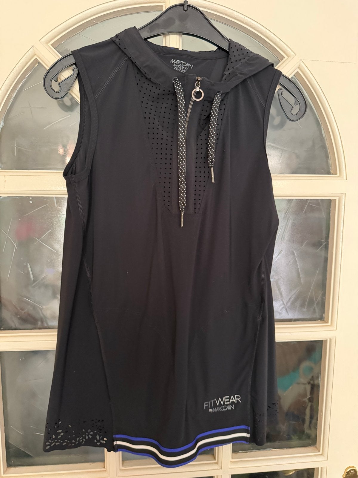 Marccain Fitwear Top met rits en accenten - Maat 36, Kleding | Dames, Ophalen of Verzenden, Nieuw, Maat 36 (S), Korte mouw