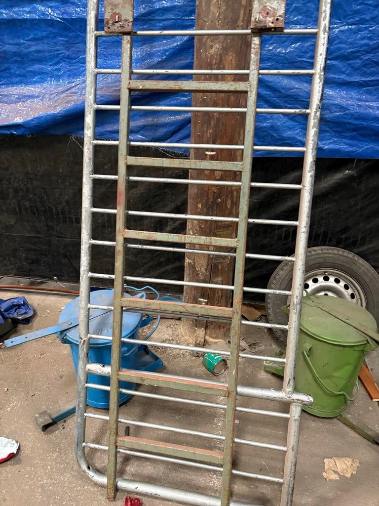 Stevige metalen ladder / rek - 175cm lang, Ophalen of Verzenden, Zo goed als nieuw
