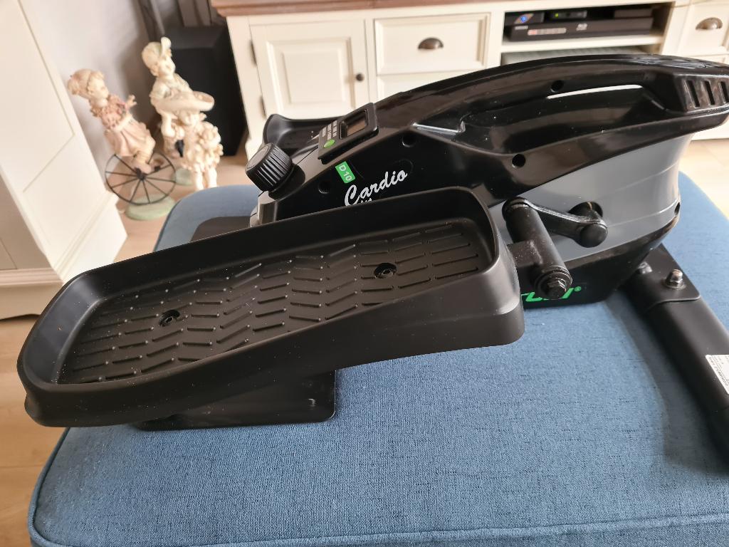 TUNTURI Cardio Fit D10 Deskbike, Ophalen, Zo goed als nieuw, Metaal, Benen