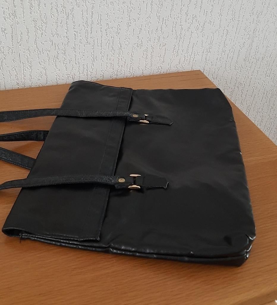 Zwarte dames tas/laptoptas - Afmeting 40 x 32 cm, Ophalen of Verzenden, Zo goed als nieuw, Zwart, Overige typen