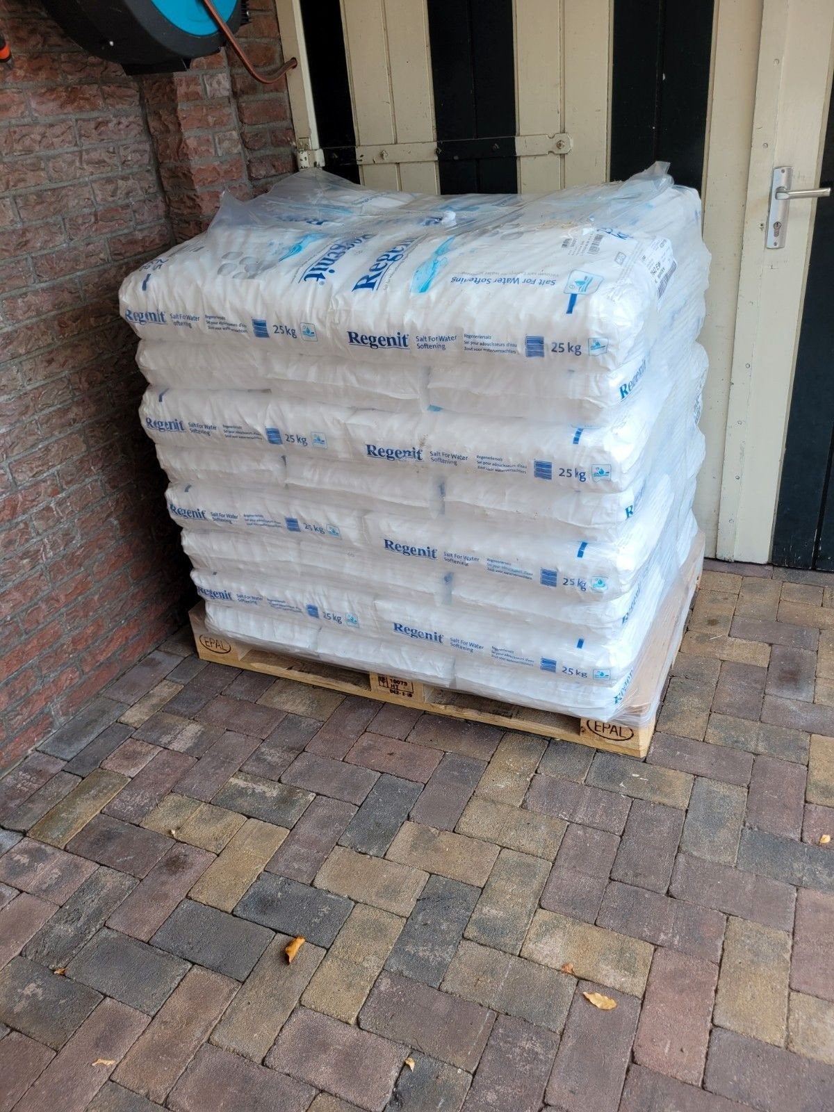 Regenit ontharder zouttabletten uit voorraad leverbaar, Ophalen, Nieuw