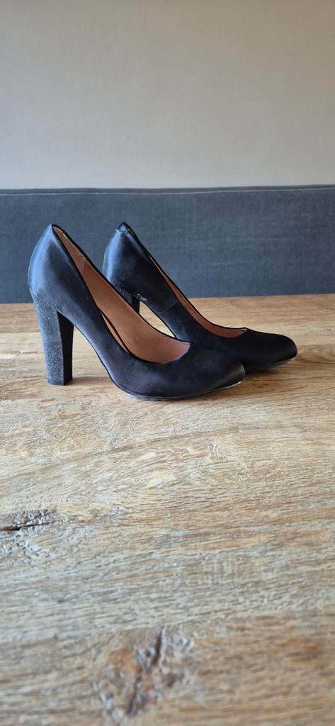 La Strada satijnen pumps, met glitter hak. Maat 39. Nieuw!, Ophalen of Verzenden, Zo goed als nieuw, Zwart