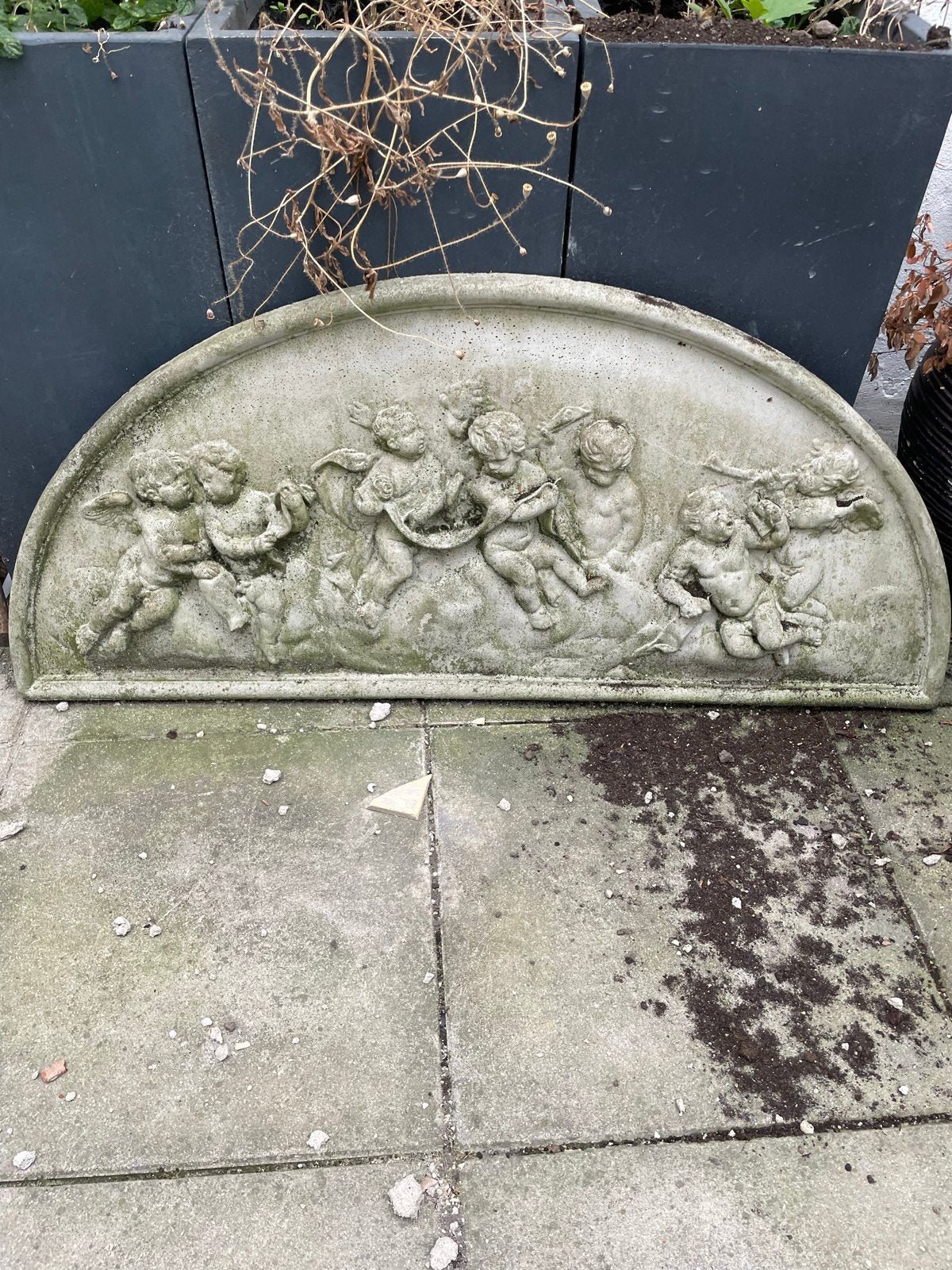 Betonnen ornament met engeltjes - Tuindecoratie, Tuin en Terras, Ophalen, Gebruikt, Beton, Engelenbeeld