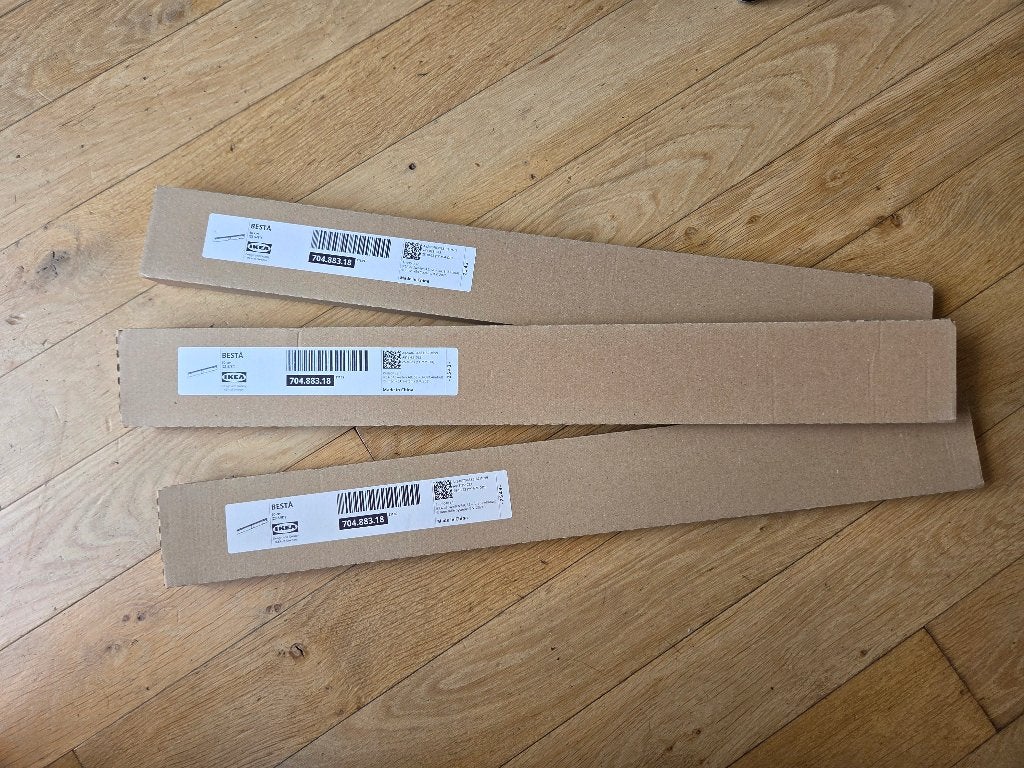 Besta wandrail 60cm - zilverkleur (3 stuks), Ophalen, Nieuw