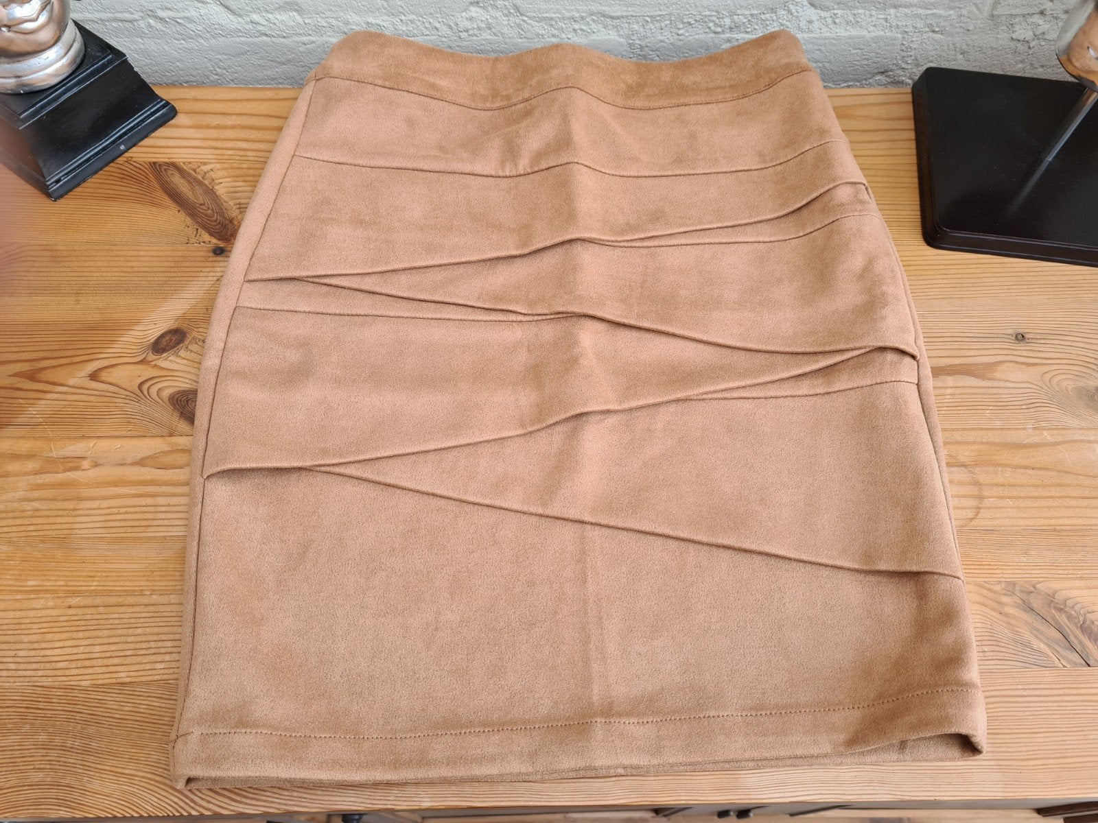 NIEUW La Sweety suede rok mt S met motiefje, Bruin, Nieuw, Boven de knie, Ophalen