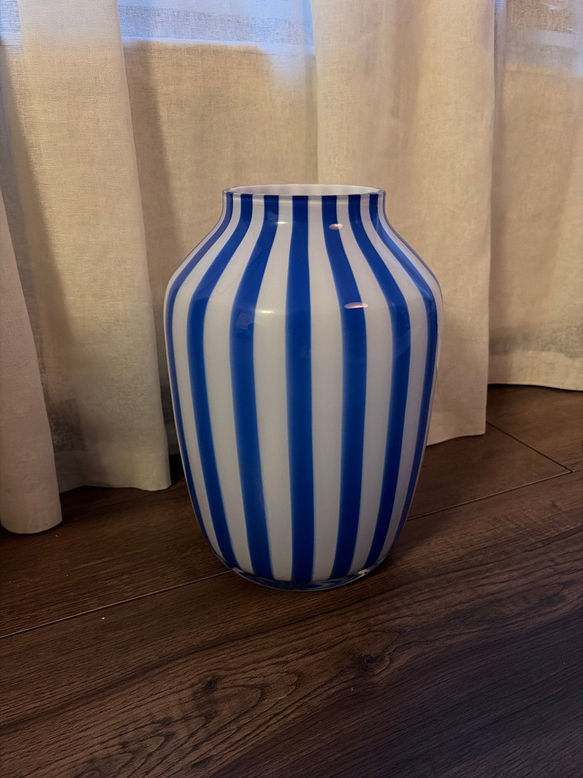 HAY design vaas, zo goed als nieuw, Ophalen, Met patroon/structuur, Blauw, Glas