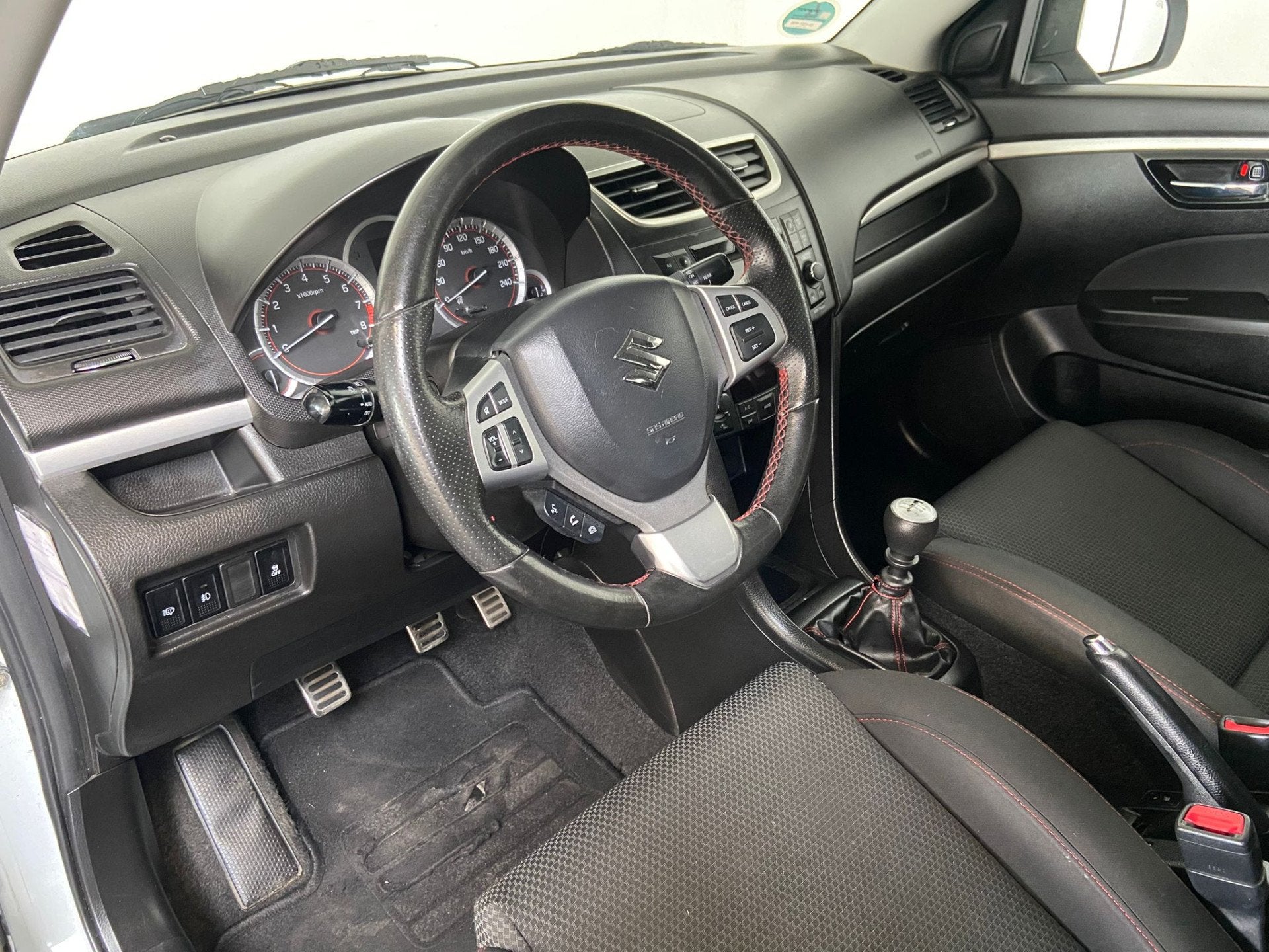 Suzuki Swift 1.6 Sport, Full Option! (bj 2013), Auto's, Suzuki, Voorwielaandrijving, Euro 5, 136 pk, Gebruikt