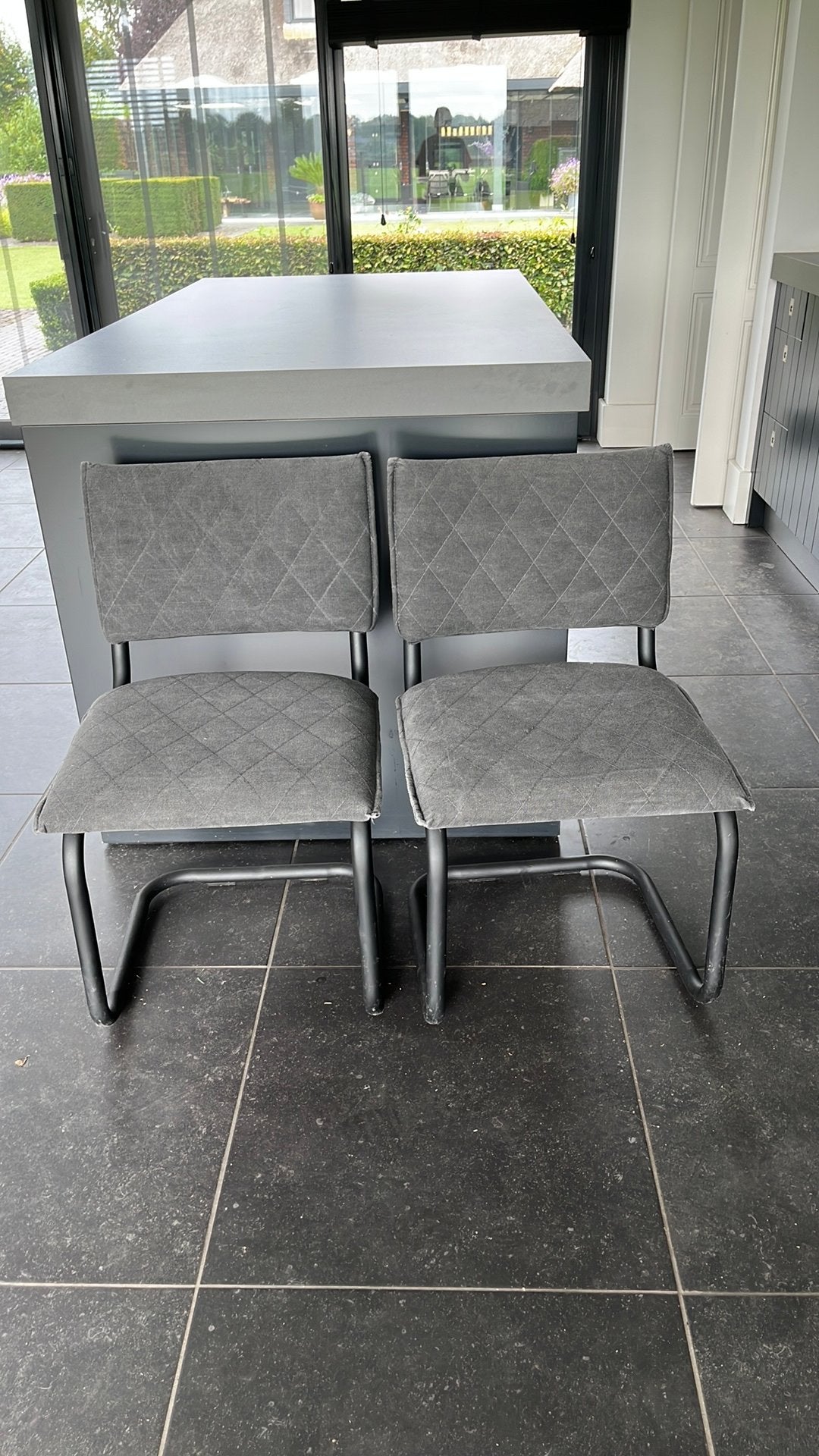 Grijzen stoelen set van 2, Huis en Inrichting, Stoelen, Ophalen, Gebruikt, Twee, Stof
