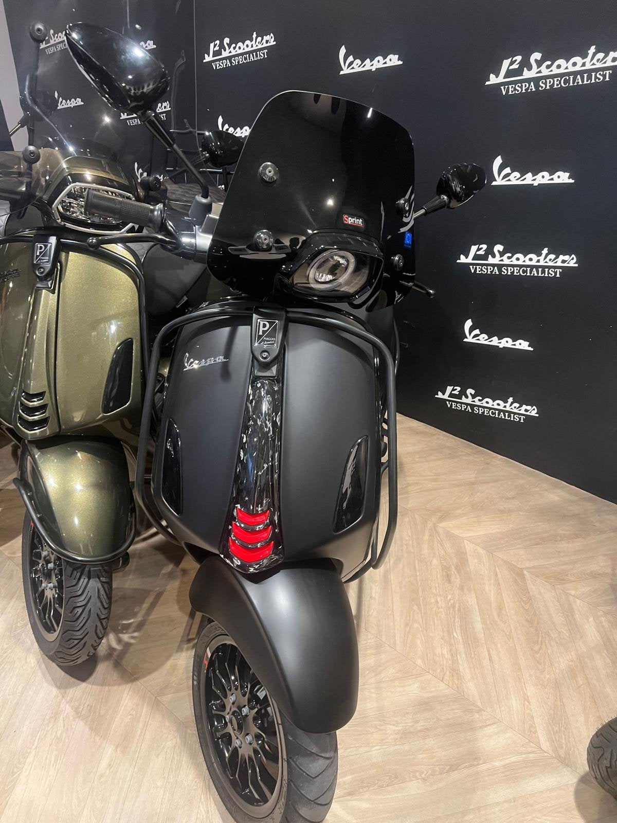 Vespa sprint, Fietsen en Brommers, Scooters | Vespa, Ophalen, Benzine