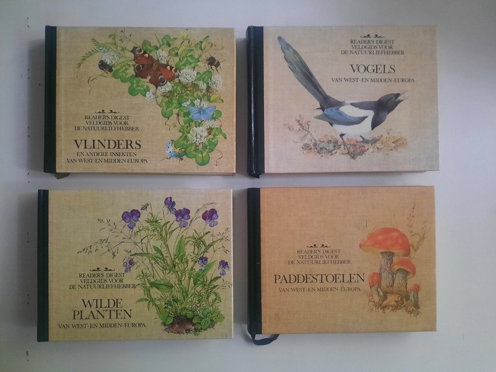 Readers Digest veld-natuurgidsen, Ophalen of Verzenden, Gelezen, Natuur algemeen, Readers Digest