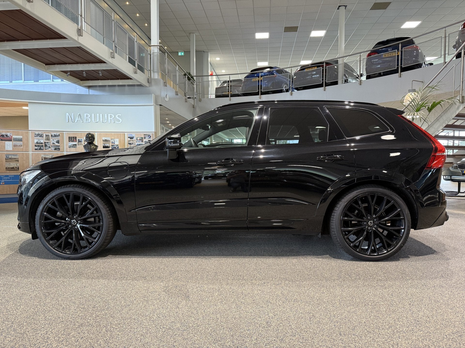 Volvo XC60 2.0 T8 Plug-in AWD, HEICO, B&W, Luchtvering, Trek, Auto's, Volvo, Automaat, 12 maanden, Gebruikt, Euro 6
