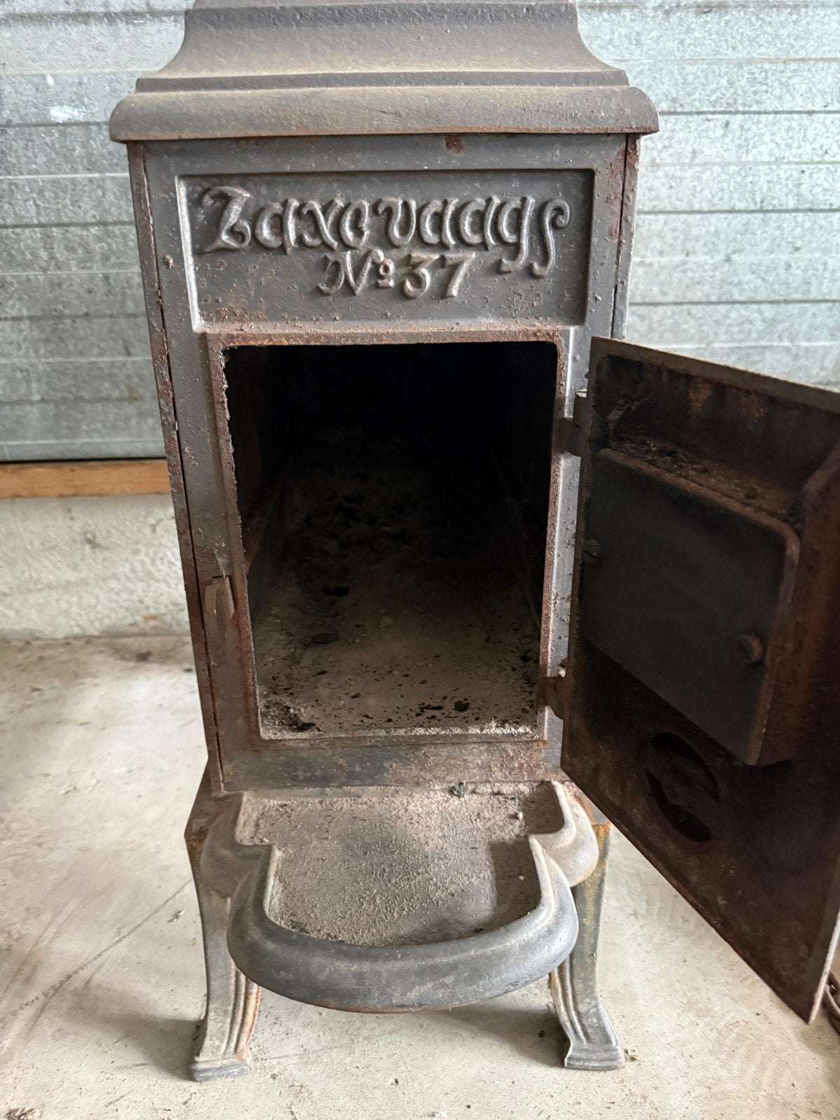 Antieke gietijzeren houtkachel Laxevaags No. 37, Ophalen, Gebruikt, Houtkachel, Vrijstaand