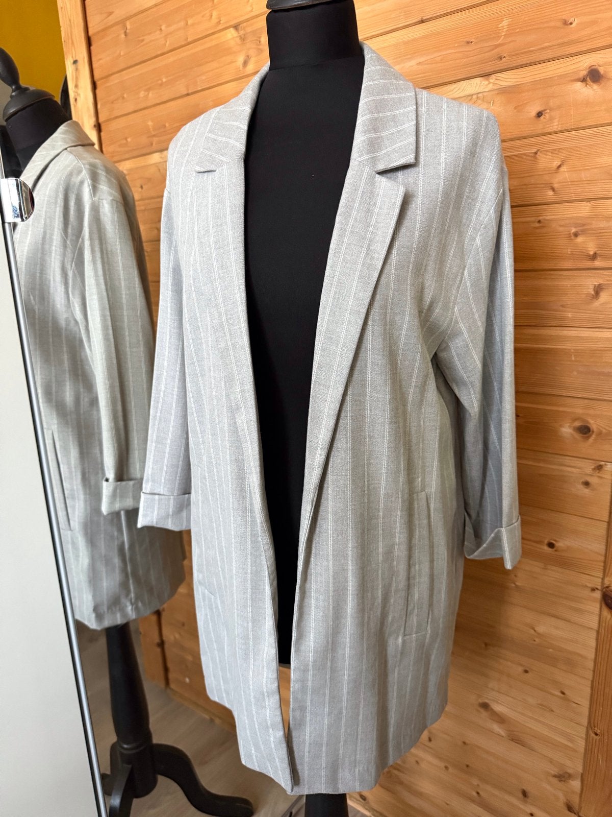 Stradivarius Gestreepte Blazer en Broek Set - Nieuw, Maat 38/40 (M), Kostuum of Pak, Nieuw, Ophalen of Verzenden