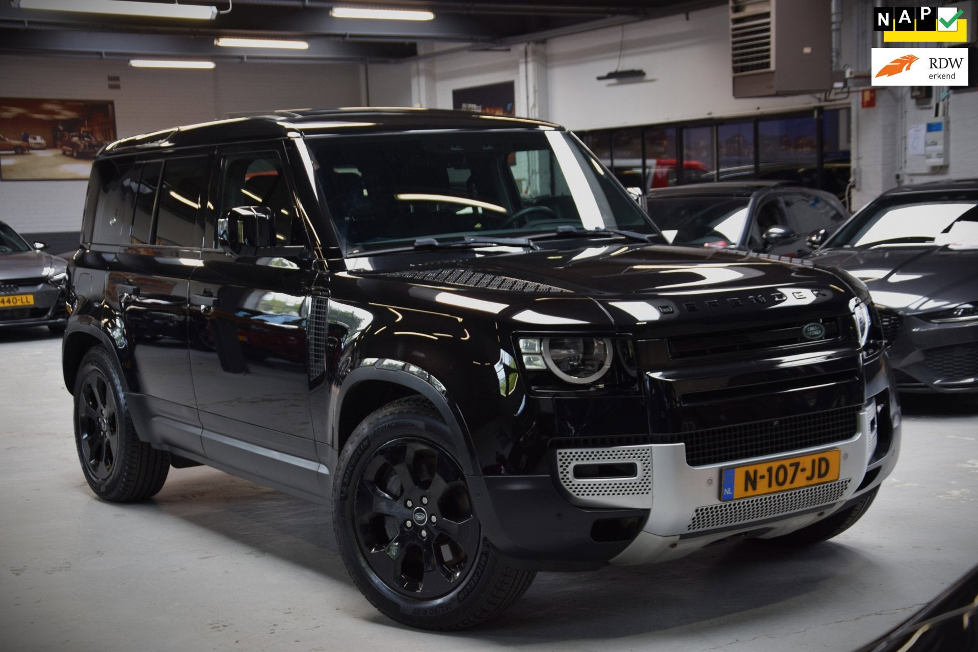 Land Rover Defender 110 2.0 P400e 110 X-Dynamic SE Panoramad, Auto's, Automaat, Dealer onderhouden, Gebruikt, 4 cilinders