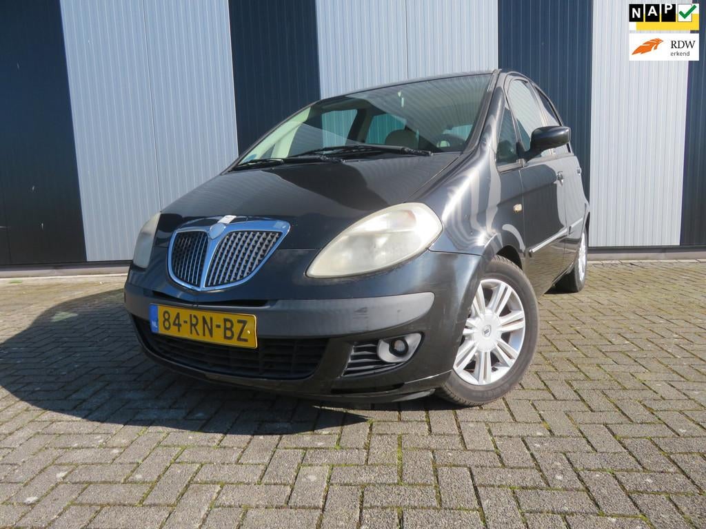 Lancia Musa 1.4-16V Platino, Auto's, Voorwielaandrijving, 15 km/l, Gebruikt, Zwart