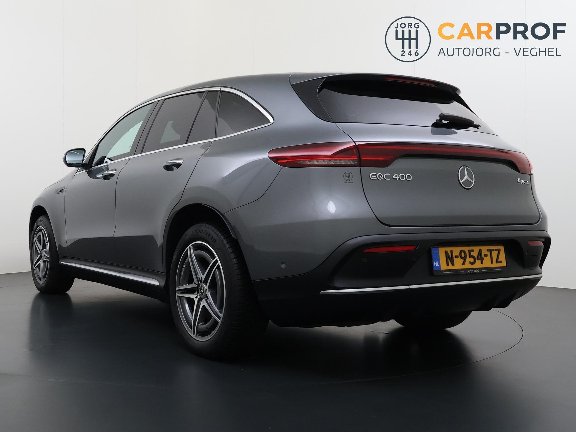 Mercedes-Benz EQC 400 4MATIC AMG Line Premium Plus 80 kWh Sc, Zwart, 80 kWh, Leder en Stof, Origineel Nederlands