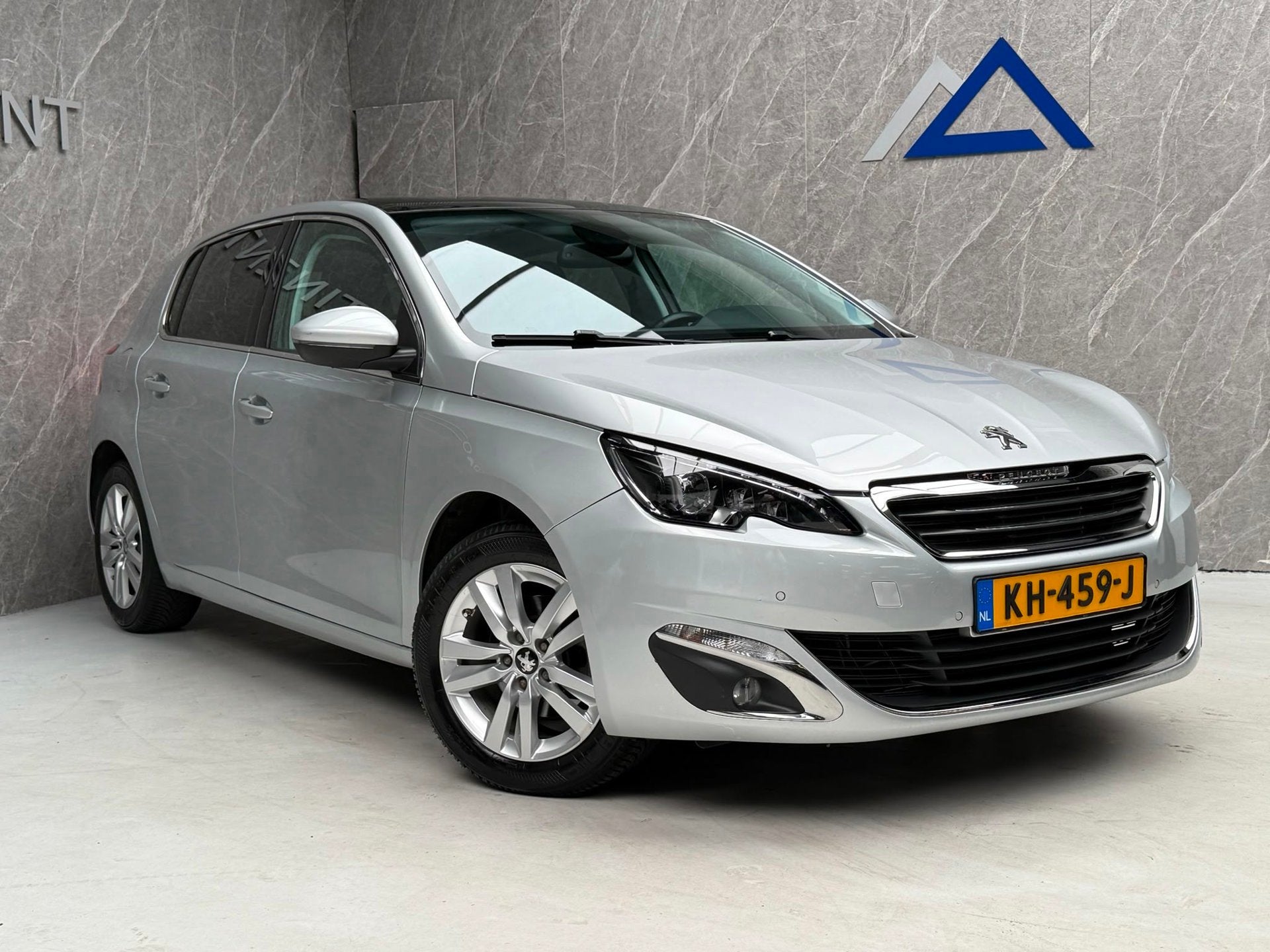 Peugeot 308 1.2 PureTech / NAP / Nwe Distr. Riem en Turbo /, Voorwielaandrijving, Stof, Gebruikt, 49 €/maand